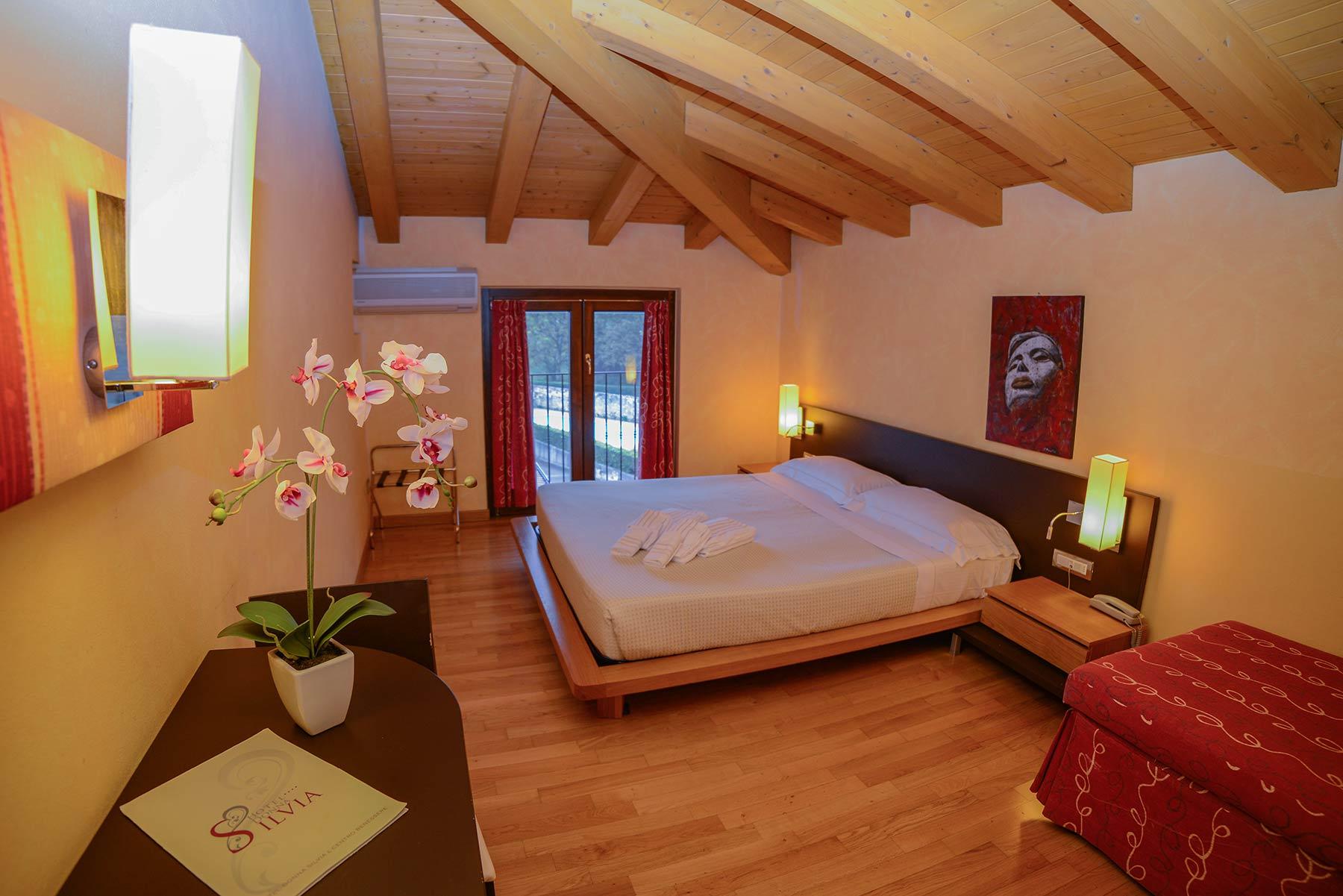 Ahg Donna Silvia Wellness Hotel Манерба-дель-Гарда Экстерьер фото